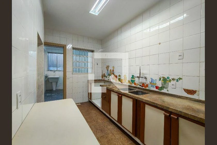 Rental house with 5 bedrooms and a balcony — photo 7