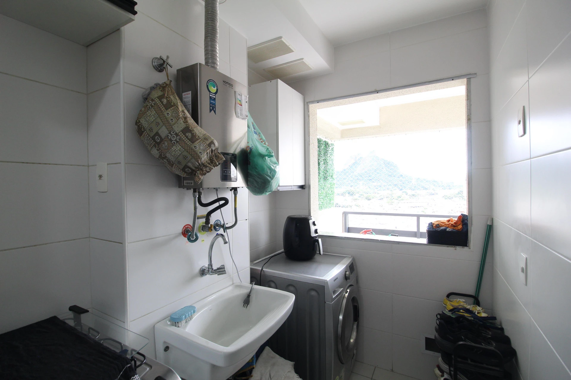 Apartamento mobiliado com 3 quartos, 2 banheiros e varanda — photo 36