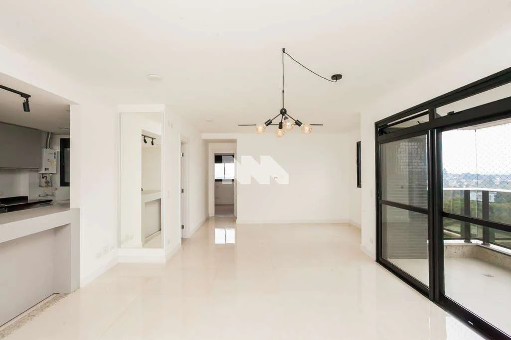 Apartment with 2 en-suite bedrooms and 3 bathrooms