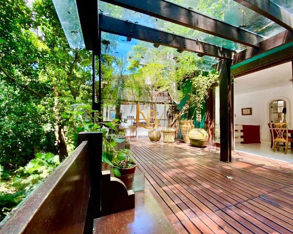 Furnished 350 m² house with 4 bedrooms and a balcony — photo 16