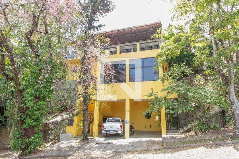 5-bedroom house with a private pool in Rio de Janeiro — photo 46
