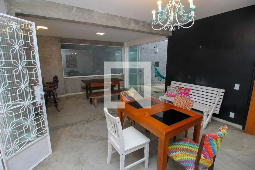 300 m² house with 4 bedrooms and a gas stove — photo 49