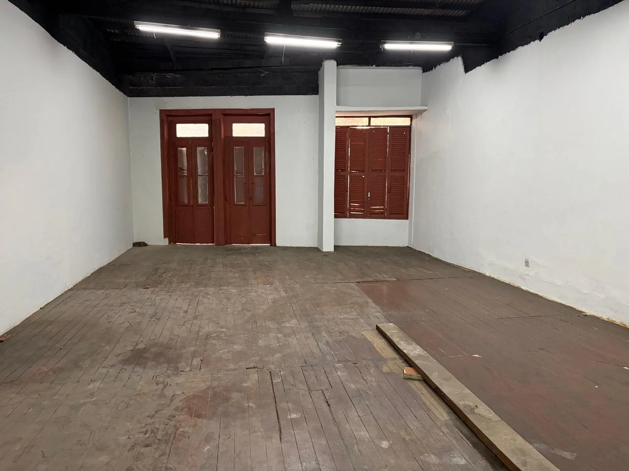 Unfurnished 326 m² house with 2 bedrooms and 2 bathrooms — photo 10