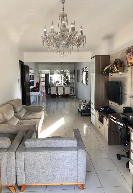 Furnished 6-bedroom house with pool and private garden — photo 20