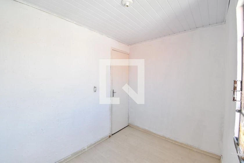 47 m² apartment with a walk-in closet and a home office — photo 24
