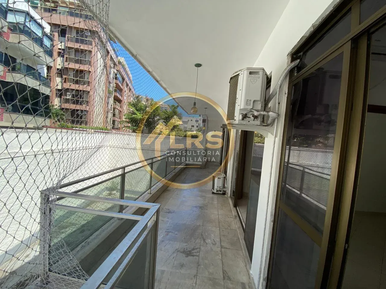 3-bedroom apartment with a home office in Rio de Janeiro — photo 12
