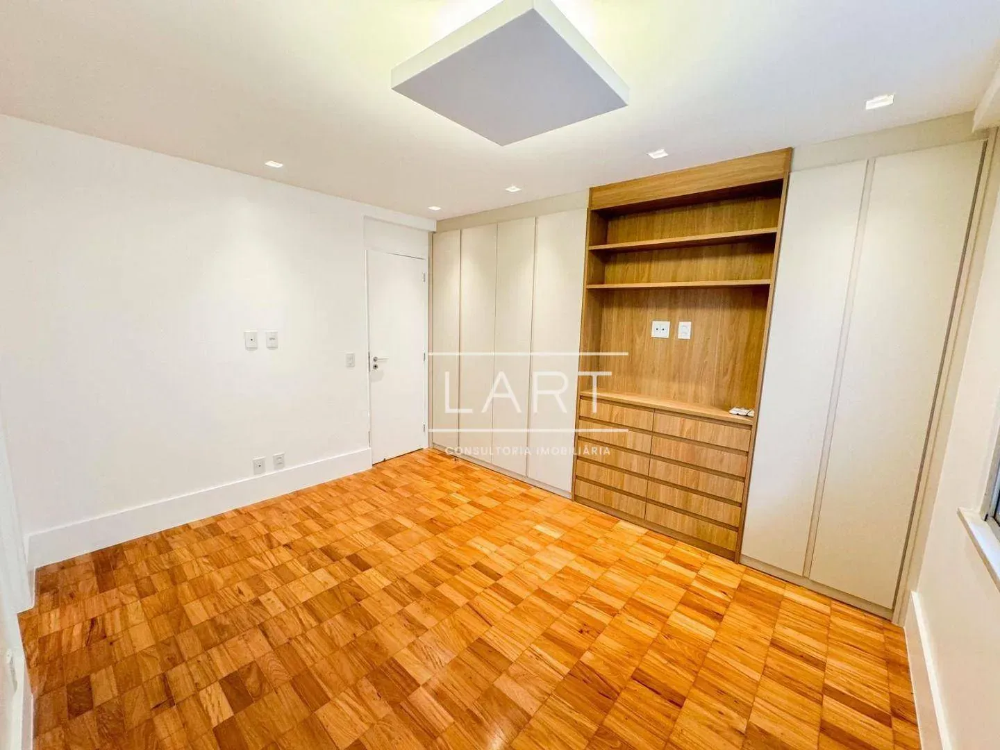Панорамні вікна та 3 спальні: квартира 150 м² — photo 6