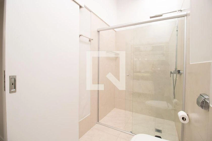 Rental house with 5 bedrooms and 290 m² — photo 44