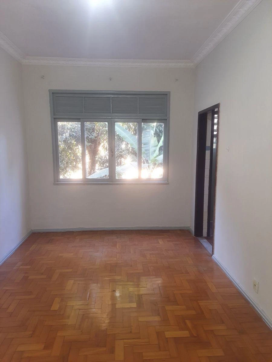 Apartamento de 1 quarto com banho de box de vidro