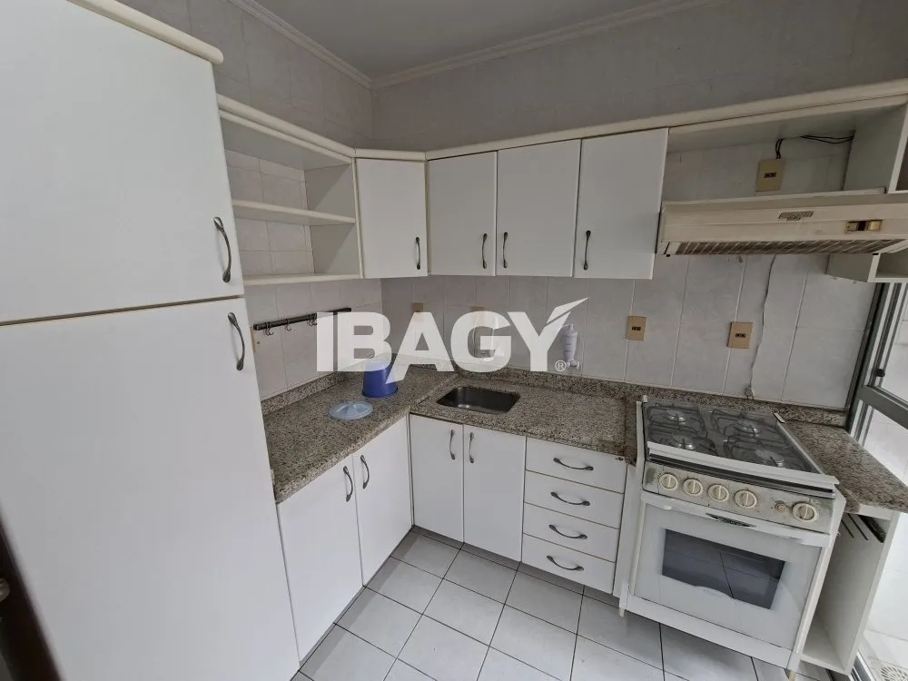 Apartamento amueblado con 3 dormitorios, 117 m² y 2 baños — photo 2
