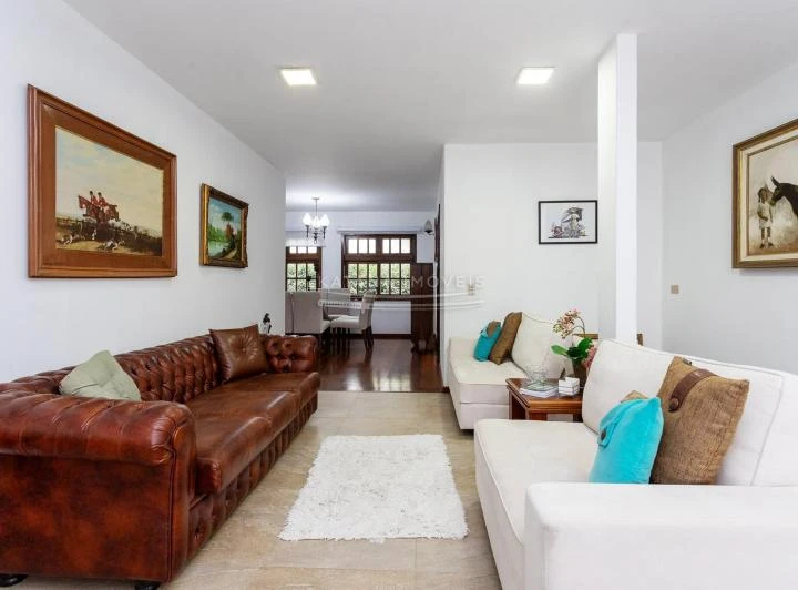 Casa de 4 dormitorios con 3 suites y 970 m² — photo 4