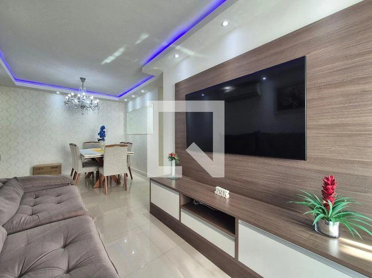 Glass-enclosed balcony in a 3-bedroom apartment, 76 m² — photo 6