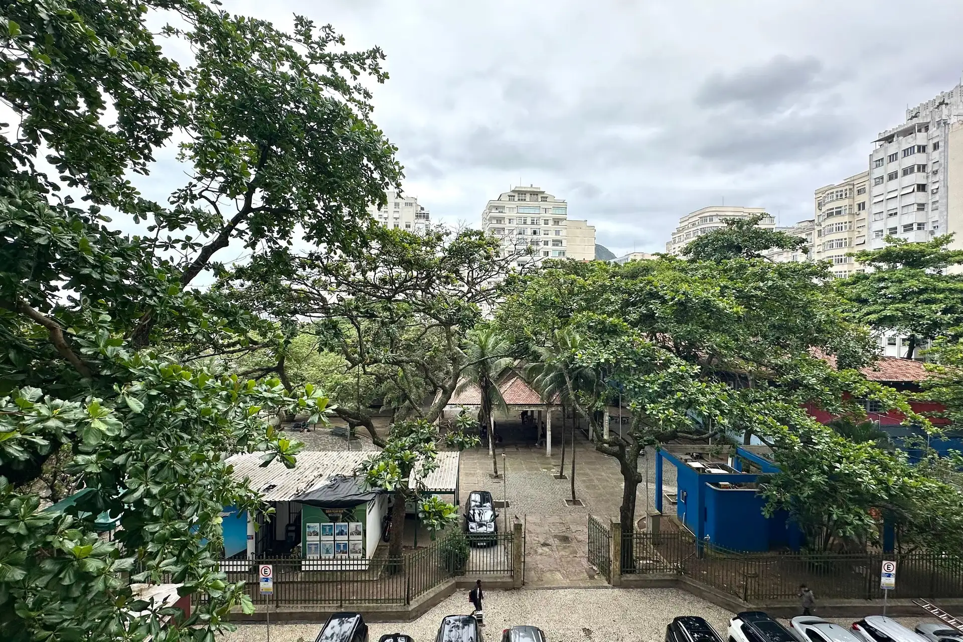 93 m² apartment with a washing machine and a water view — photo 10