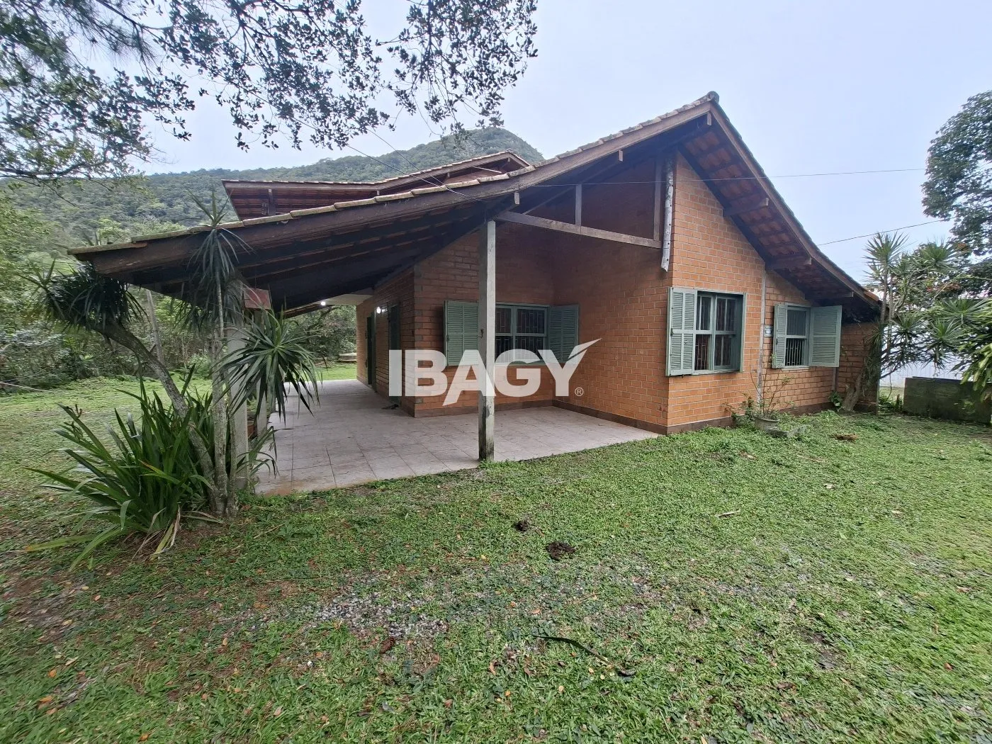 4-bedroom house with a mountain view — photo 7