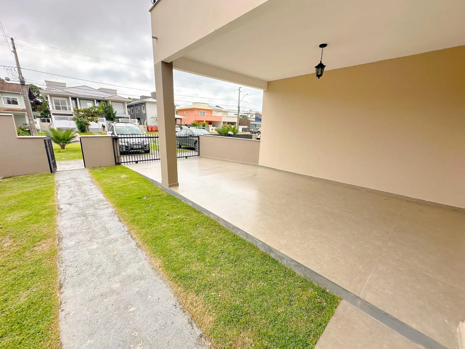 Garden in a 4-bedroom house, 194 m² — photo 59