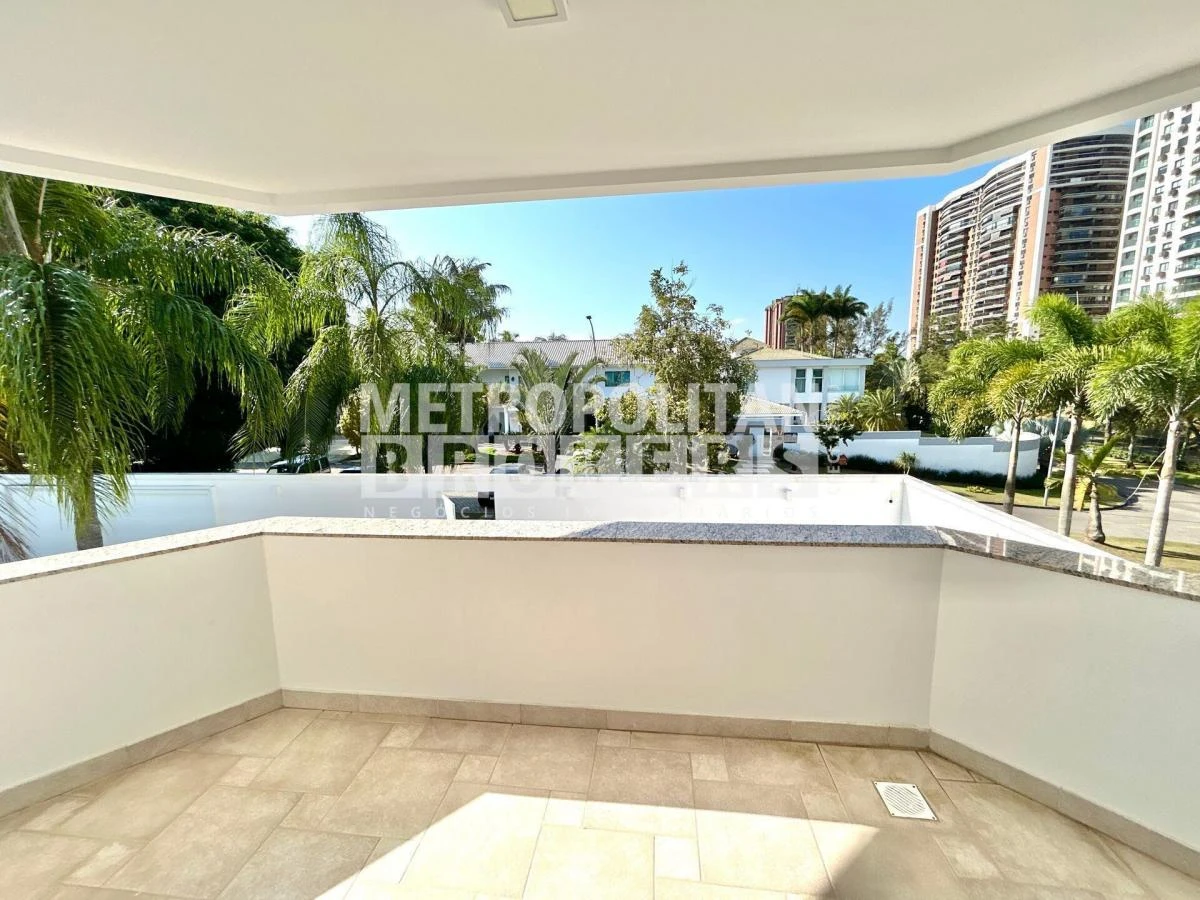 Furnished house with 7 bedrooms, 5 en-suites and 1020 m² — photo 21