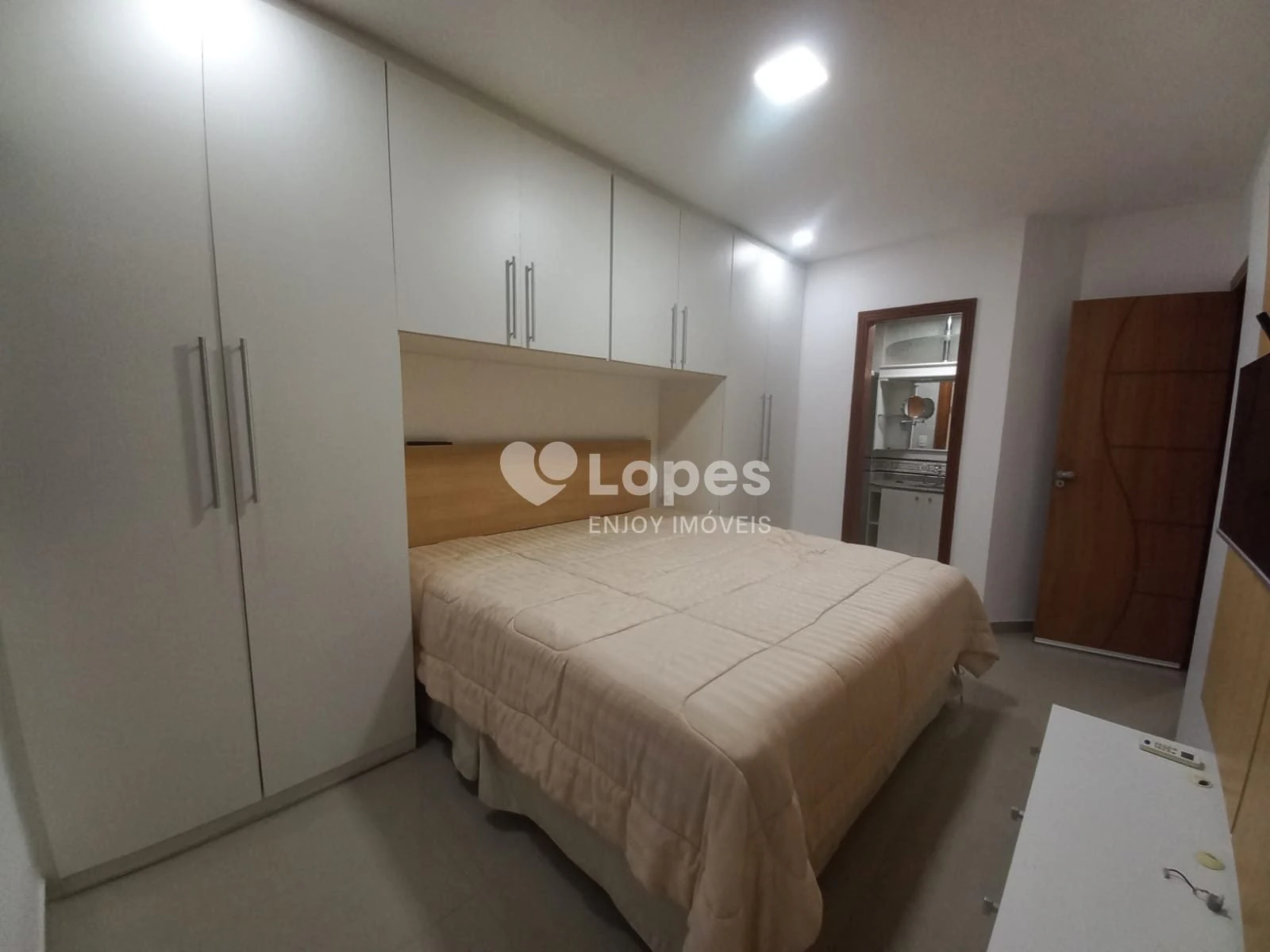 4-bedroom apartment with a home office — photo 25