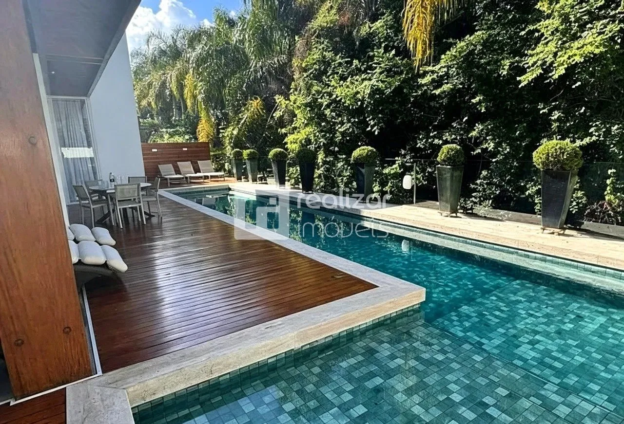 Garden in a 5-bedroom house, 709 m² — photo 20