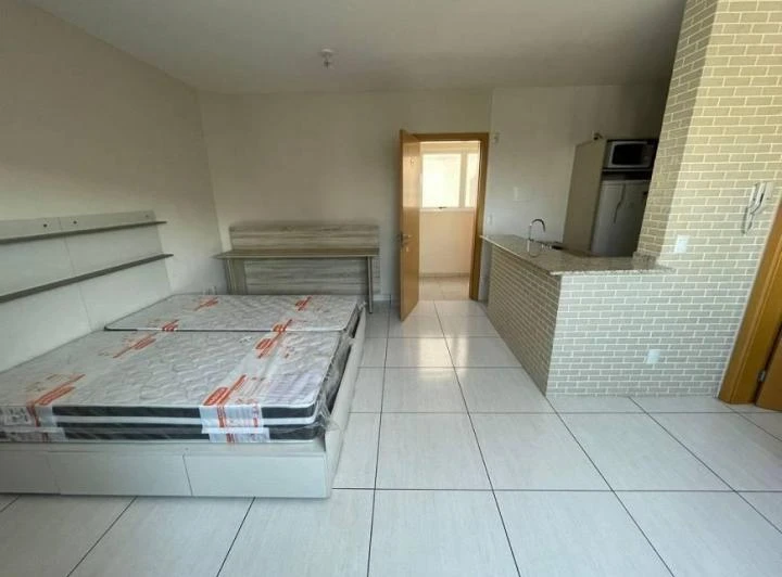 Apartamento mobiliado com cozinha compacta e forno — photo 2