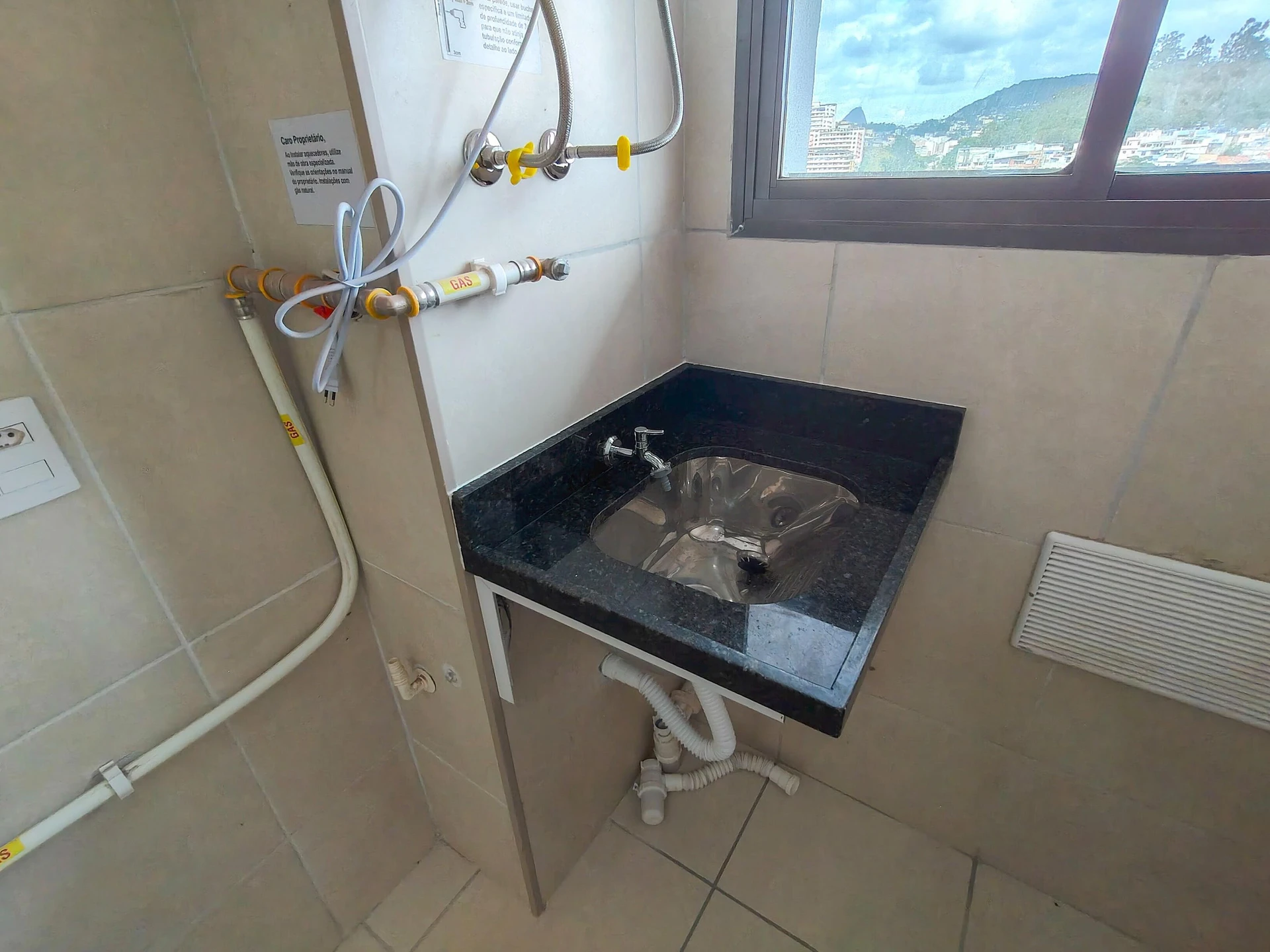 Apartamento com 2 quartos e varanda de vidro fechada — photo 23