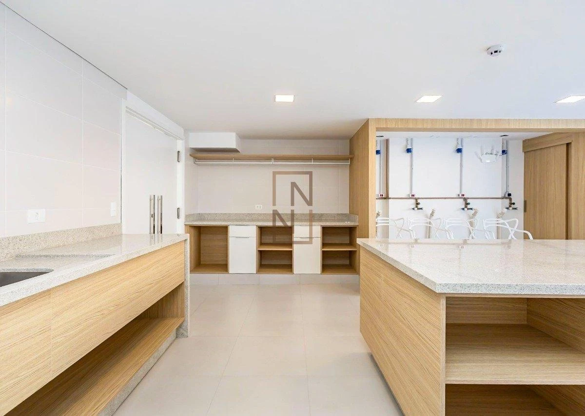 One-bedroom apartment in a building with a coworking space — photo 23
