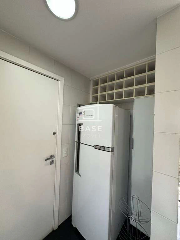 Furnished 2-bedroom apartment with balcony — photo 14
