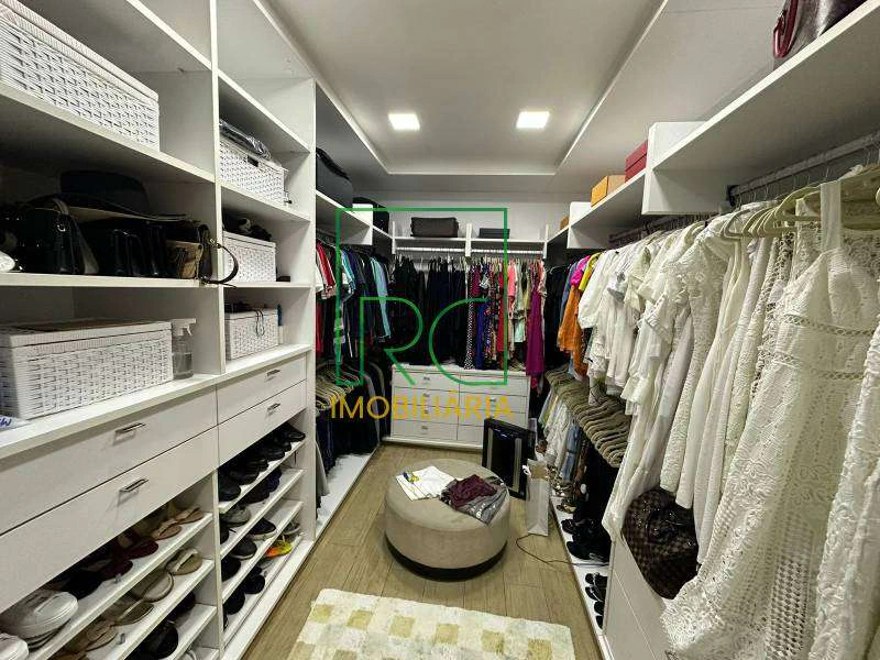 Apartamento de 4 suítes com 390 m² e 3 vagas — photo 24
