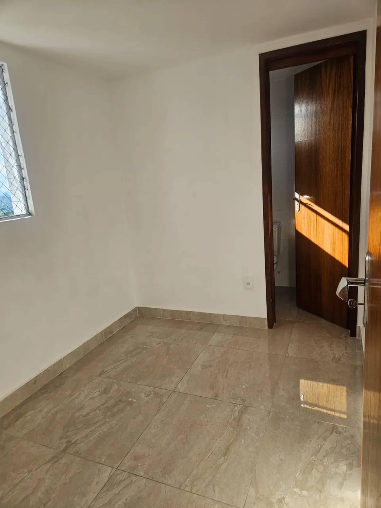 Квартира с кухней открытого плана и 3 спальнями — photo 21