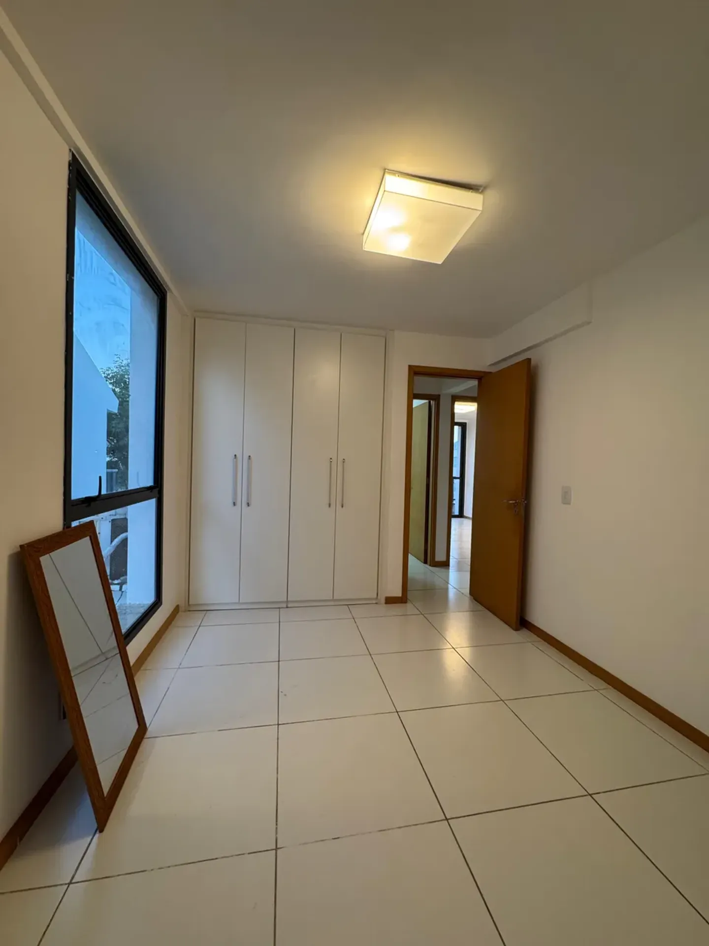 House with 4 bedrooms and 5 bathrooms, balcony grill — photo 25