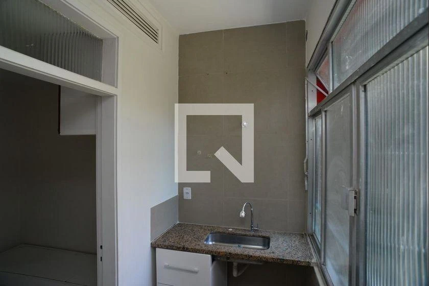 2-bedroom apartment in a building with a gym — photo 23