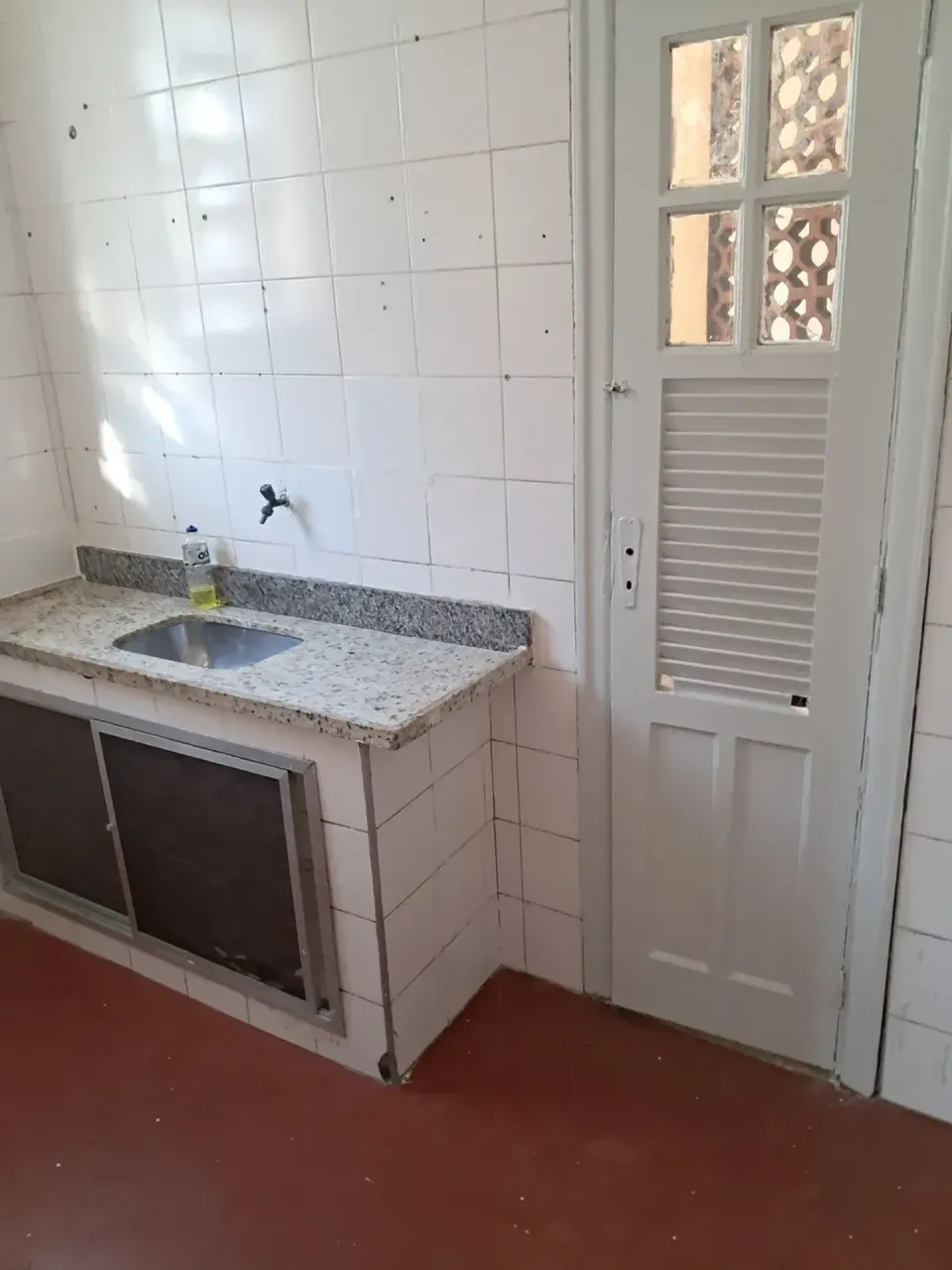 Unfurnished unit with no parking, 2 bedrooms — photo 2