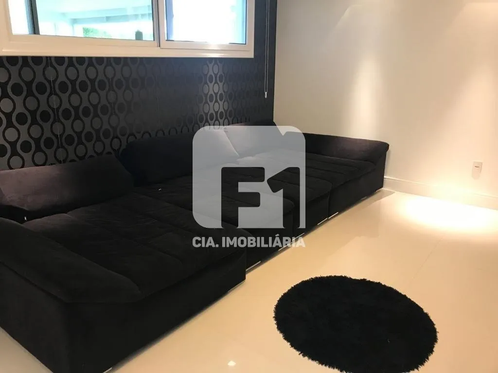Furnished 9-suite house with open-plan kitchen — photo 25