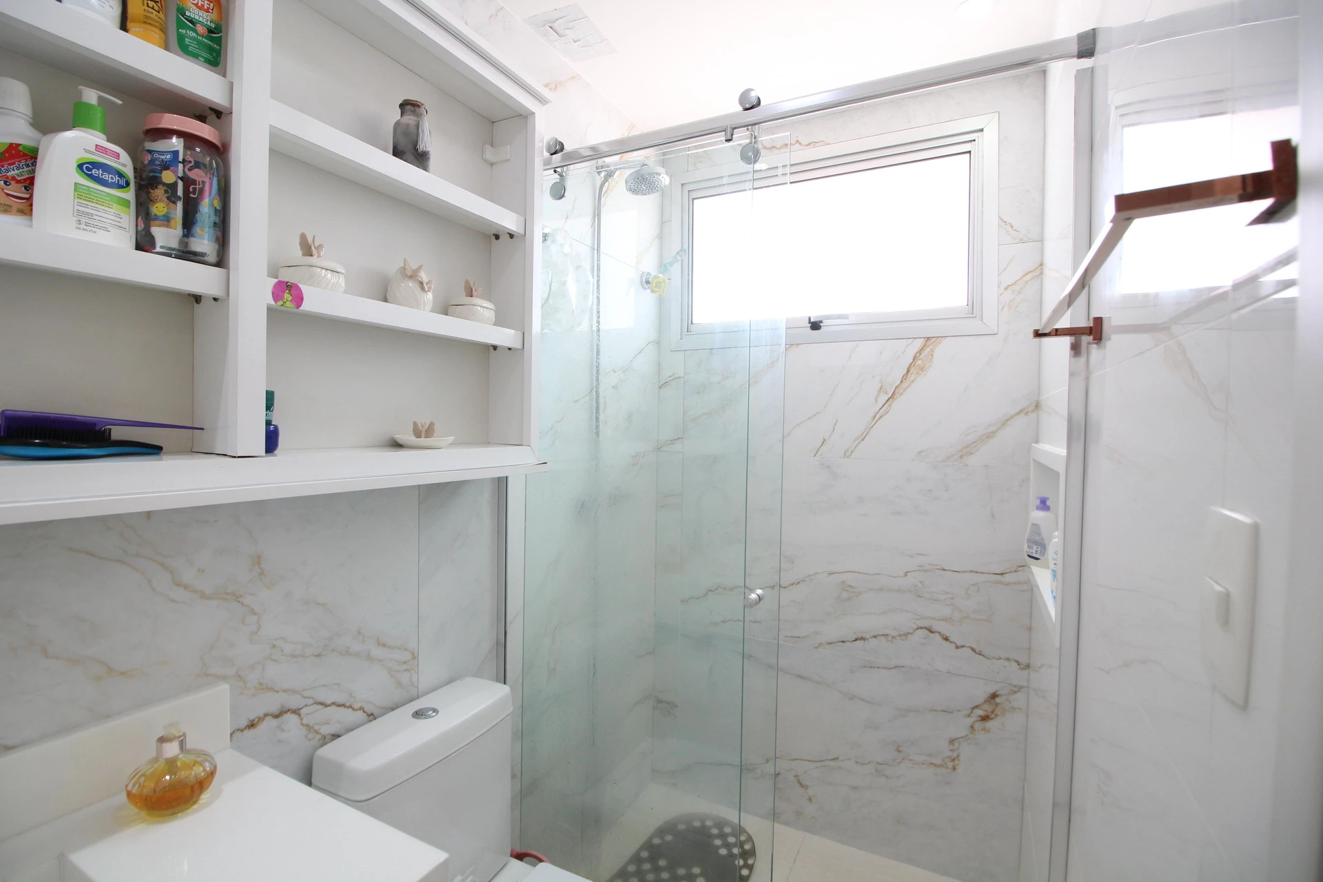 Rental apartment with 4 bedrooms and 4 bathrooms — photo 37