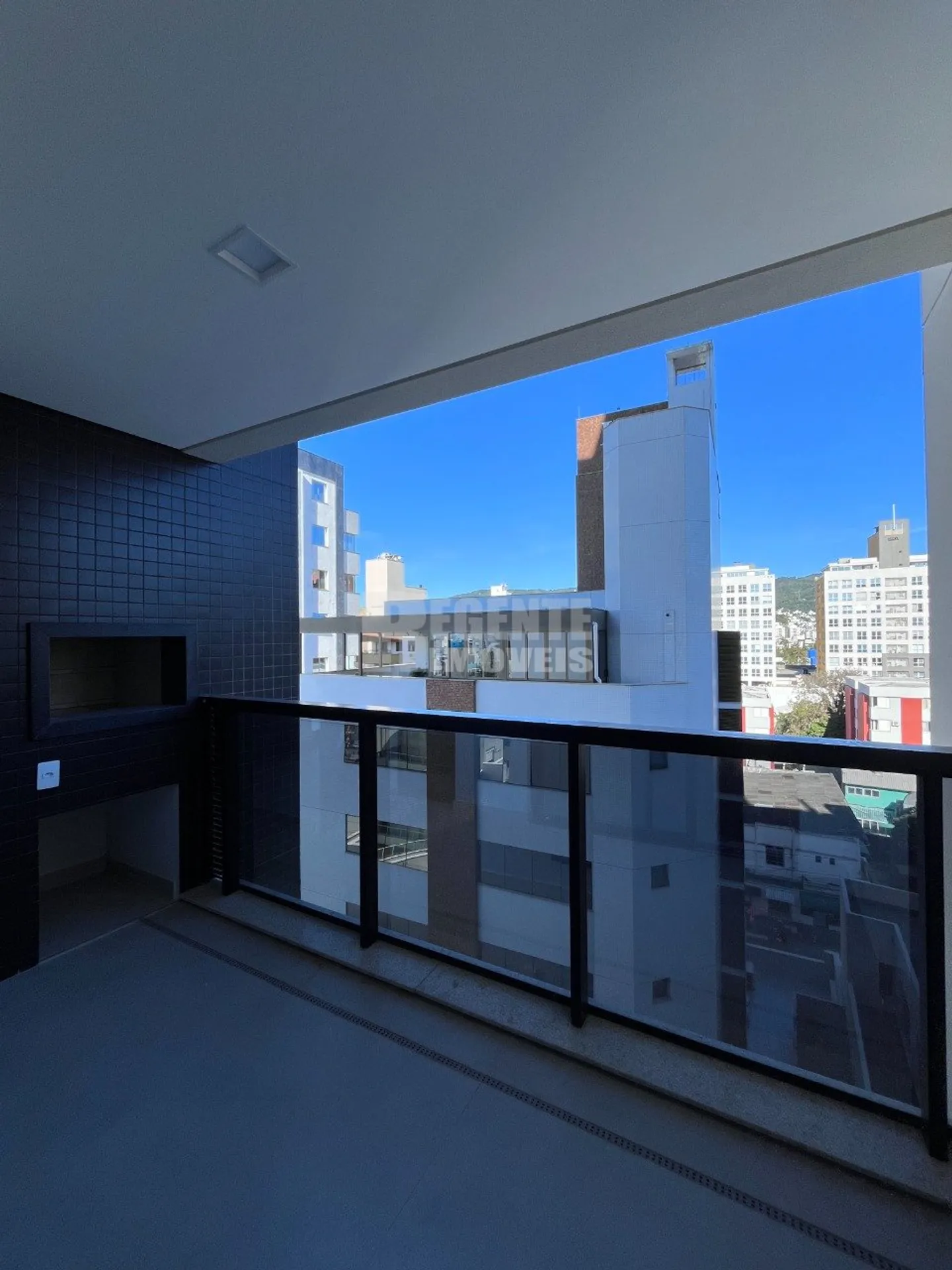 Apartamento amueblado de 2 dormitorios con balcón — photo 12