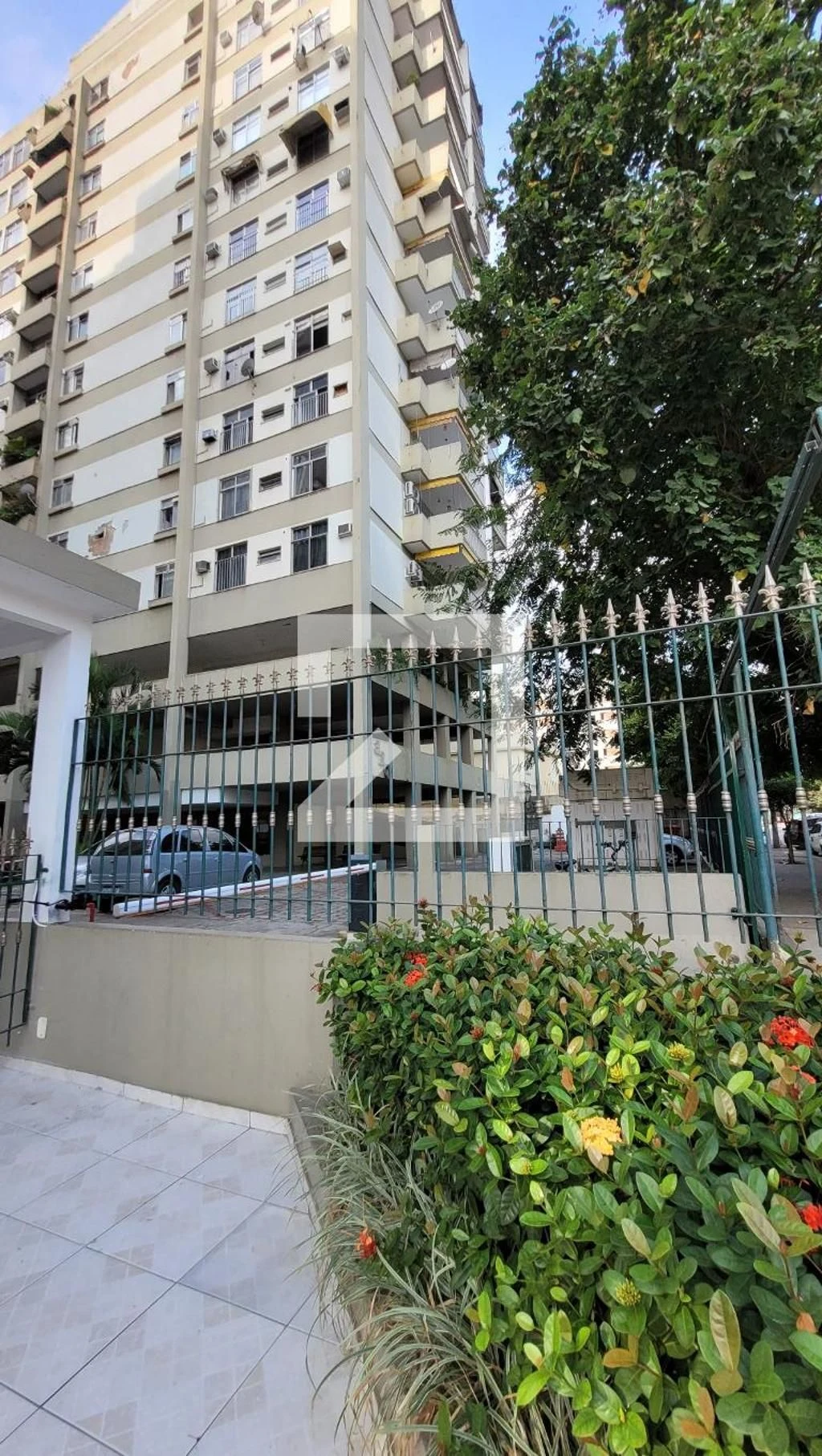 60 m² apartment with a walk-in closet and a private BBQ — photo 48