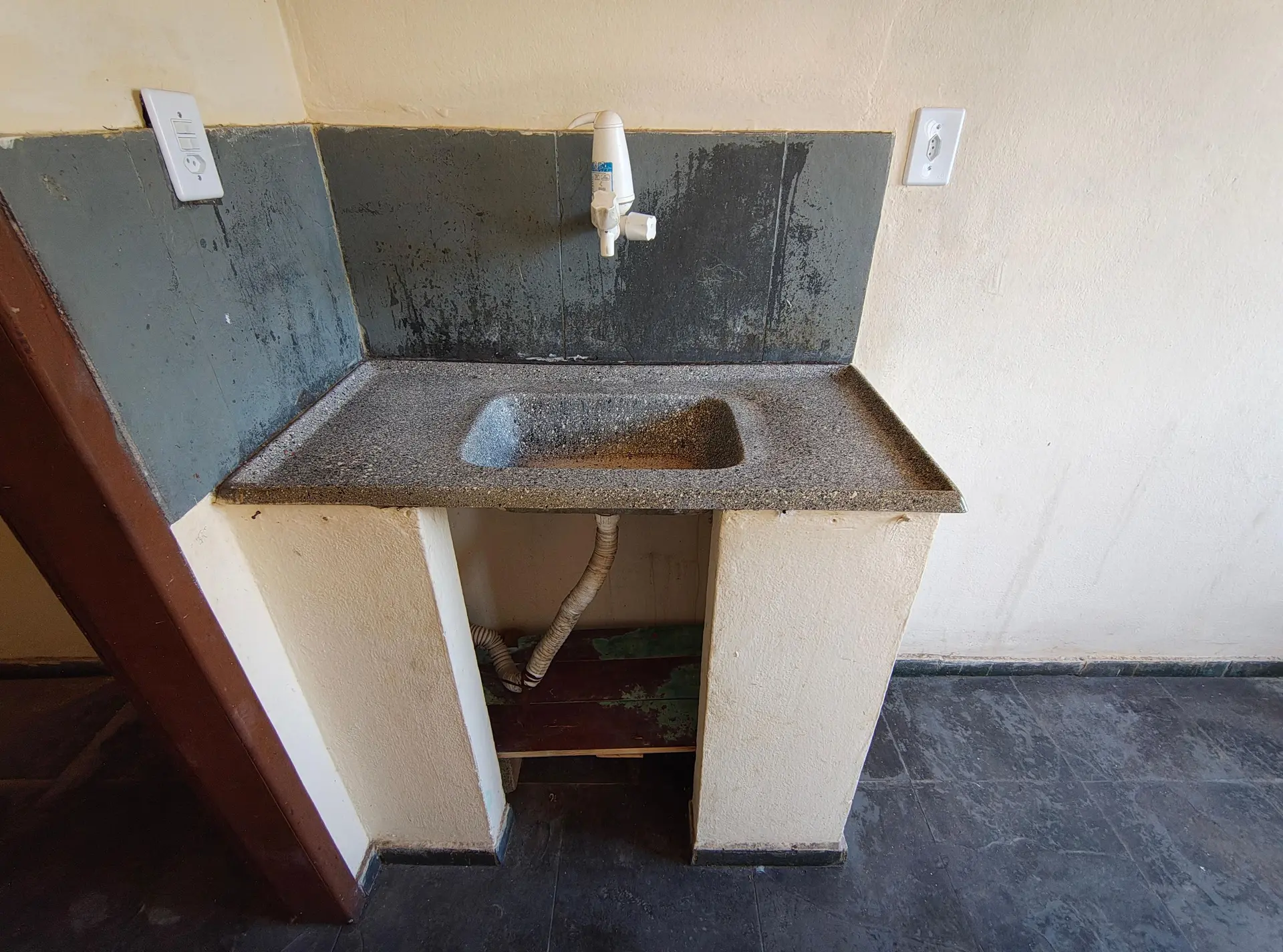 Rental house with 1 bedroom, 1 bathroom, no parking — photo 18