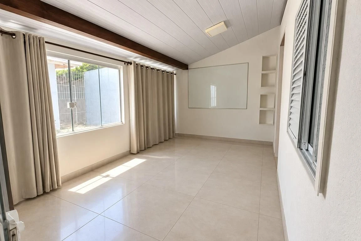 Home office in a 3-bedroom house, 148 m² — photo 16