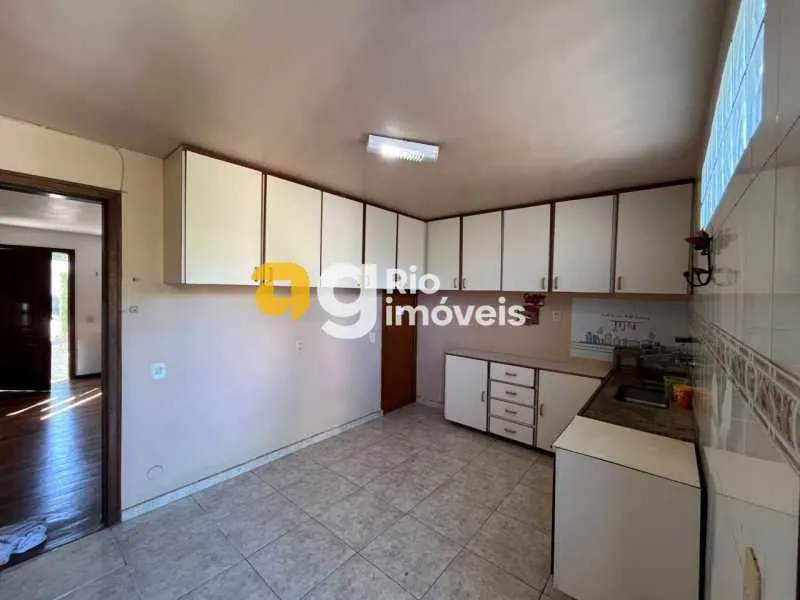 Casa com 3 quartos, 3 banheiros e 4 vagas — photo 4