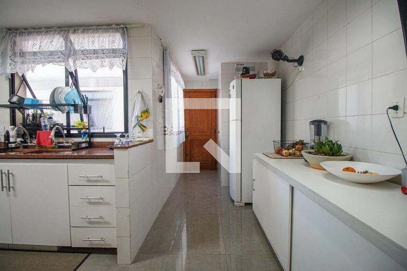 132 m² rental apartment with 2 bedrooms and 2 parking spaces — photo 41