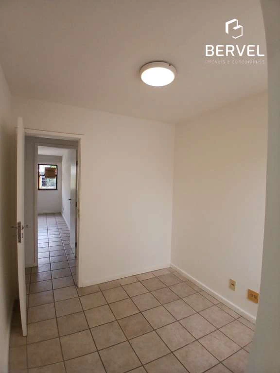 2-bedroom apartment with private BBQ and 1 parking spot — photo 16