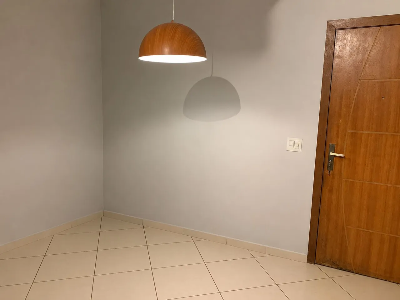 2-bedroom apartment in a building with a gym — photo 11