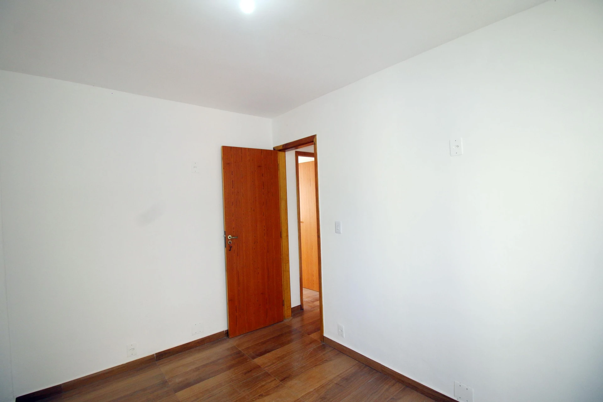 Apartment, 48 m², with wood or laminate floors — photo 23