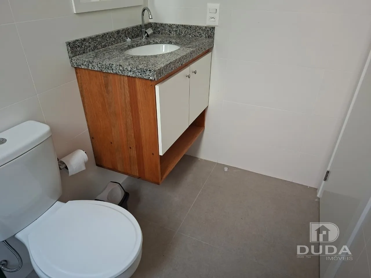 Furnished 1-bedroom apartment with open-plan kitchen — photo 20