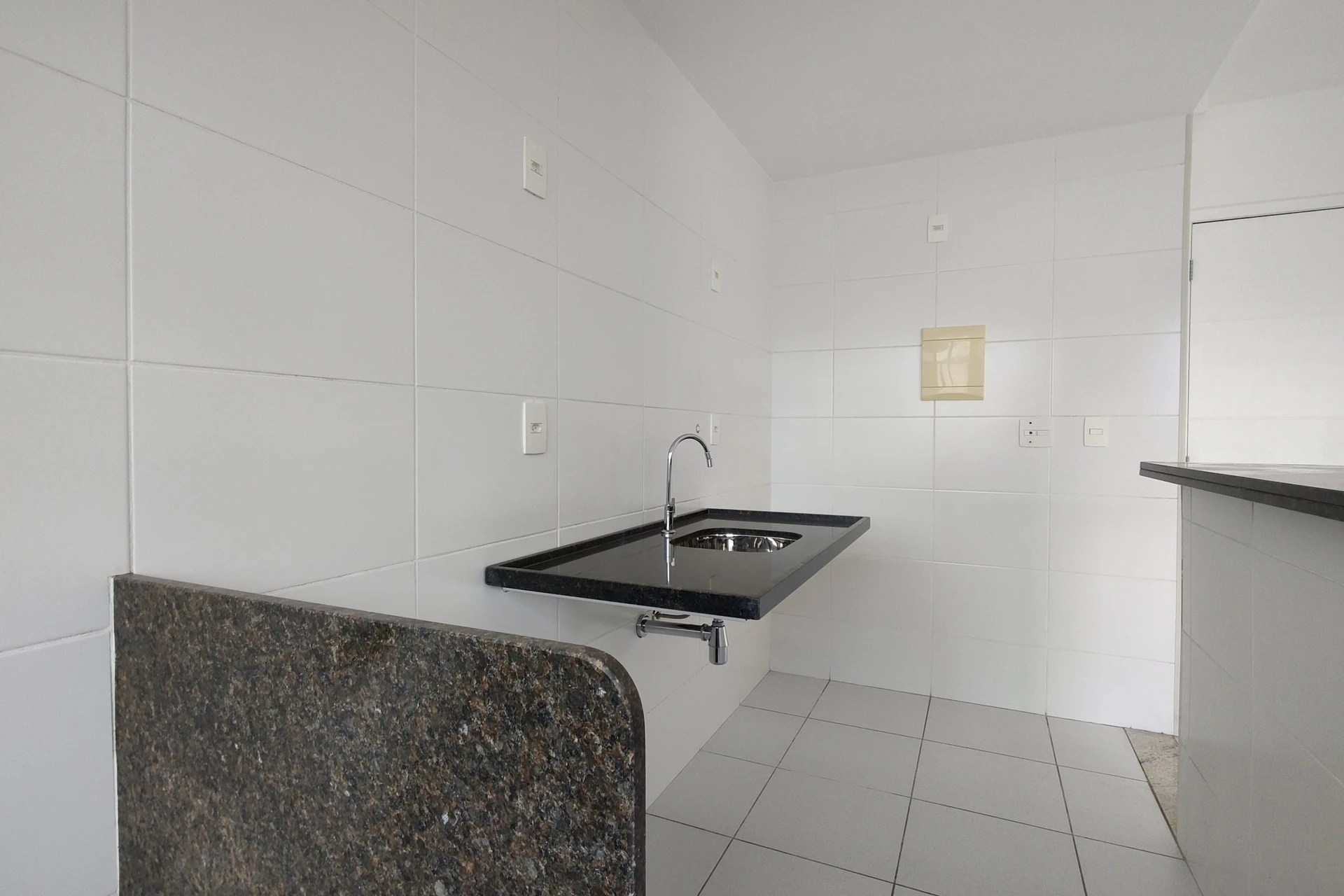 Apartamento de 2 quartos com piscina no condomínio — photo 48