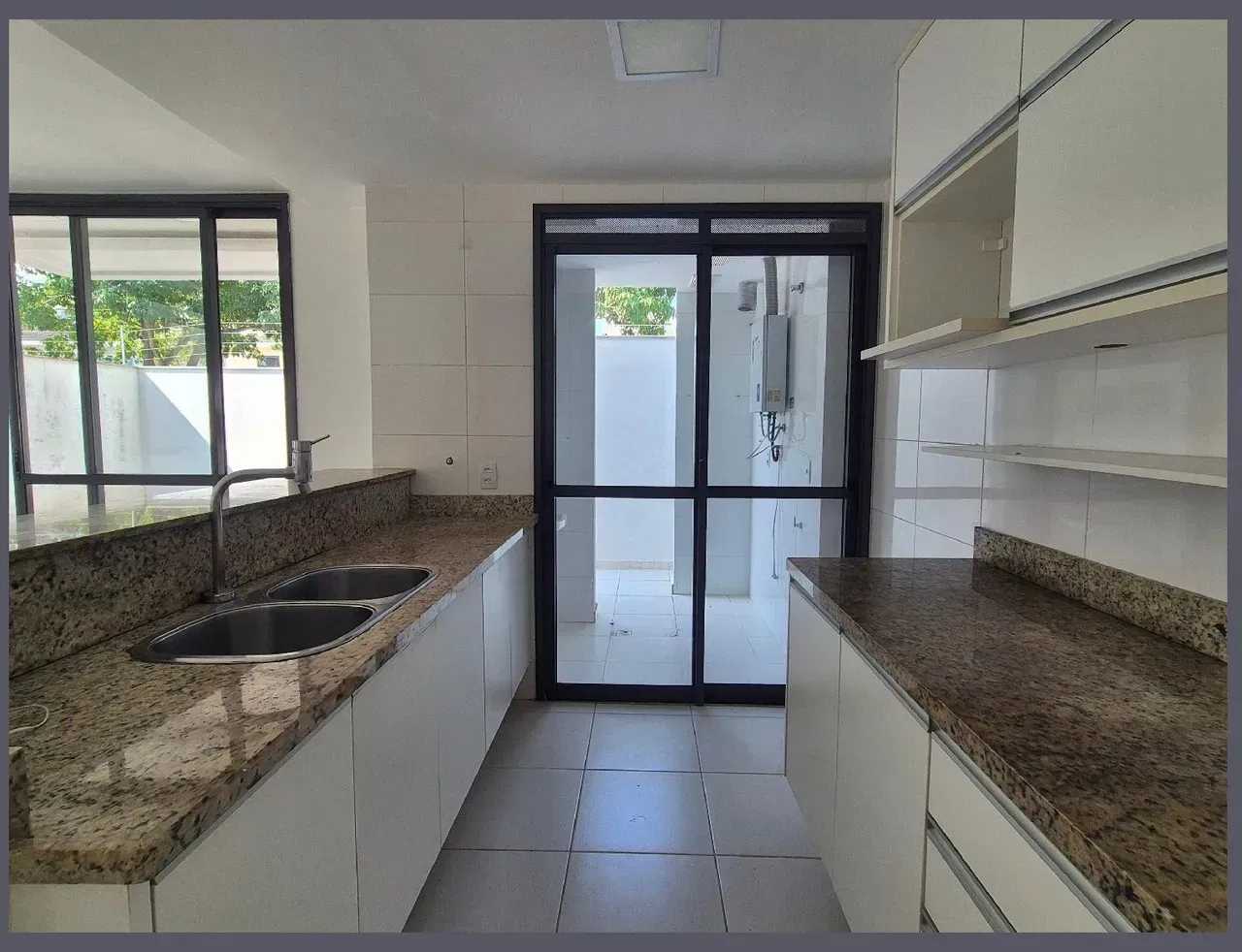 Rental house with 4 bedrooms and 300 m² — photo 8