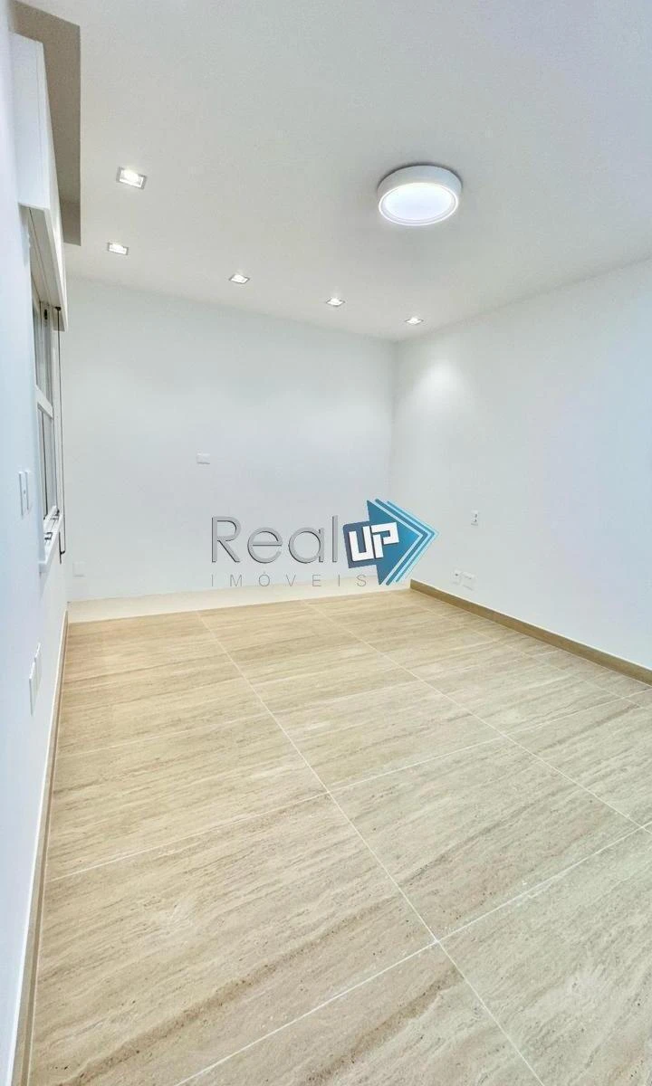 Квартира 212 м²: 3 спальни и 3 ванные комнаты — photo 17