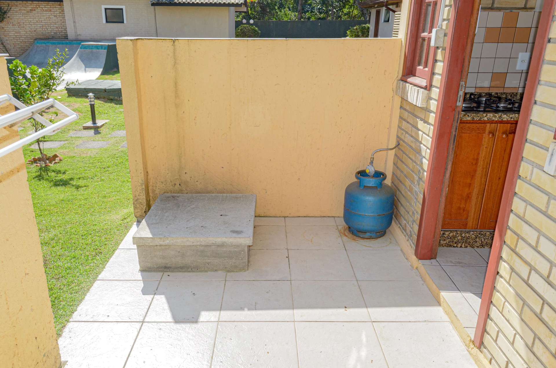 2-bedroom house with a garden in Florianópolis — photo 25
