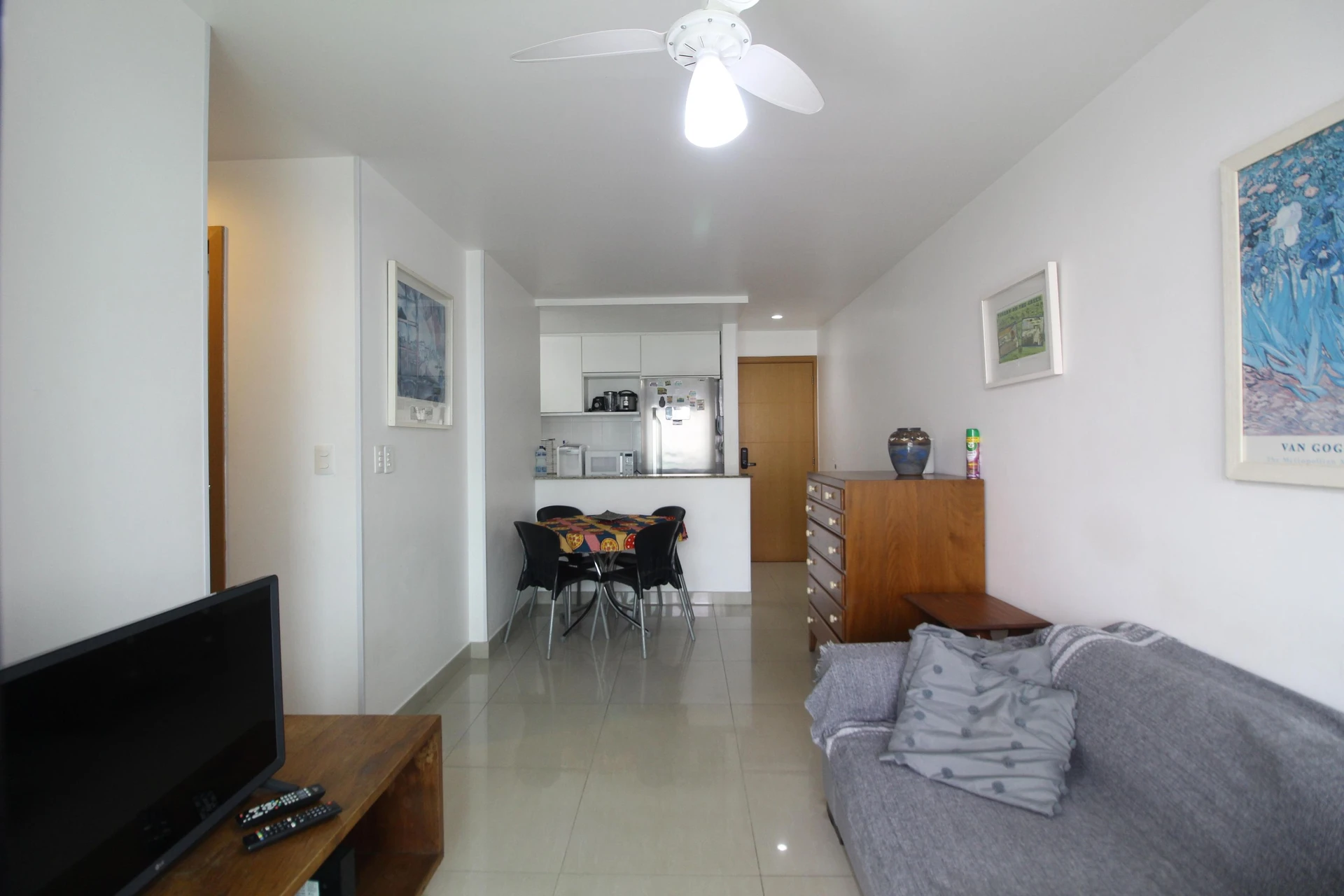 Glass-enclosed balcony in a 3-bedroom apartment, 77 m² — photo 29
