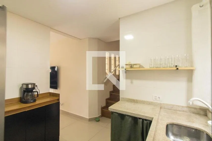 Furnished 2-bedroom house with 1 en-suite and private yard — photo 25