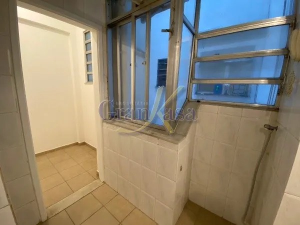 Wood or laminate floors in a 2-bedroom apartment, 63 m² — photo 5